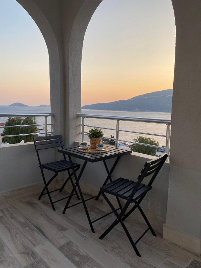 Shared Pool Flat Located 3 Min To Beach In Kalkan Apartamento Exterior foto